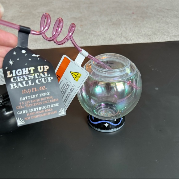 NWT Target Bullseye Set of 2 Light up Halloween Cups w/ lid & straw. - Picture 4 of 4